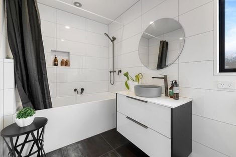 Photo of property in 75 Mcdonnell Road, Arrowtown, 9302