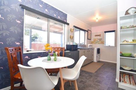 Photo of property in 66 Victoria Street, Carterton, 5713