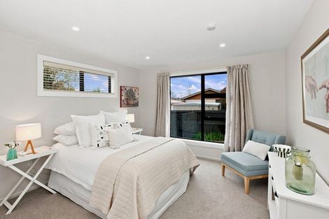 Photo of property in 17b Kruse Place, Redwood, Christchurch, 8051