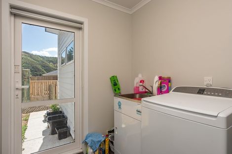 Photo of property in 22 Rarangi Way, Owhiro Bay, Wellington, 6023
