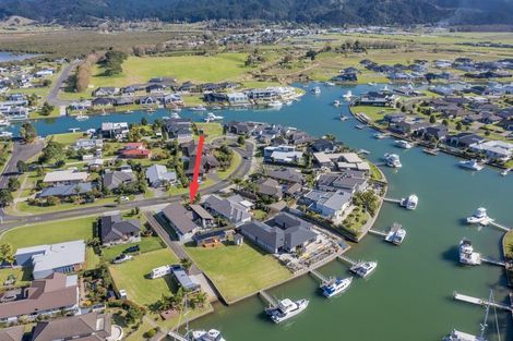 Photo of property in 10 Waitotara Way, Whitianga, 3510