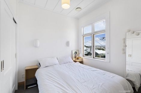 Photo of property in 174 Sutherland Road, Lyall Bay, Wellington, 6022