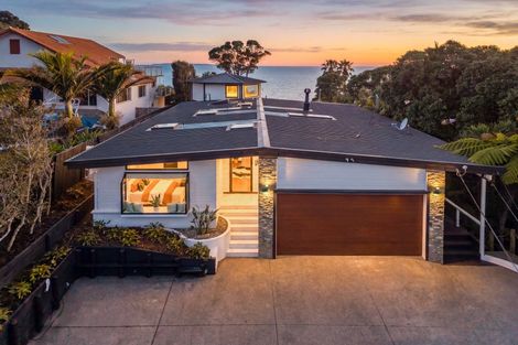 Photo of property in 72 Cliff Road, Torbay, Auckland, 0630