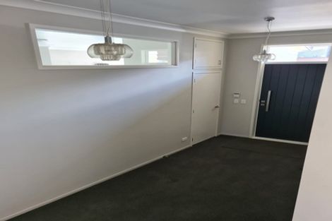 Photo of property in 42a Sunset Road, Unsworth Heights, Auckland, 0632