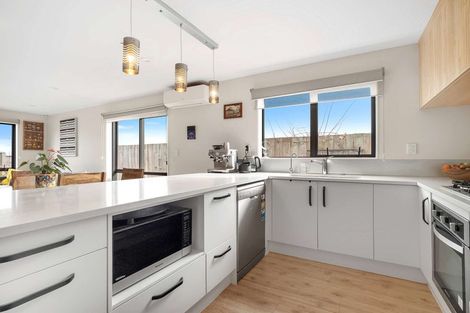 Photo of property in 76 Accolage Boulevard, Kumeu, 0810