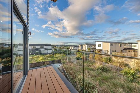 Photo of property in 39 Craigs Way, Hobsonville, Auckland, 0616