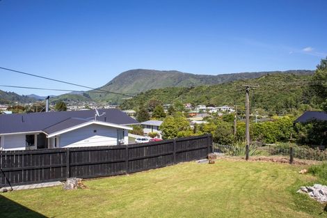 Photo of property in 75 Milton Terrace, Picton, 7220