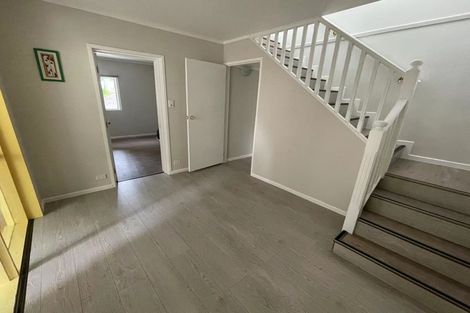 Photo of property in 2/663 Beach Road, Rothesay Bay, Auckland, 0630