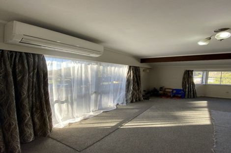 Photo of property in 30 Deller Grove, Silverstream, Upper Hutt, 5019