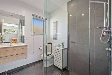 Photo of property in 11 Ada Place, Lake Hayes, Queenstown, 9304