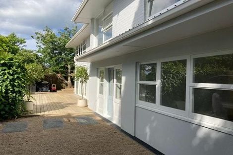 Photo of property in 24 Otakau Road, Milford, Auckland, 0620