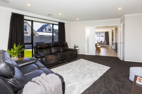 Photo of property in 13 Vernon Grove, Brown Owl, Upper Hutt, 5018