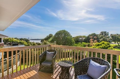 Photo of property in 6 Shortt Avenue, Mangere Bridge, Auckland, 2022