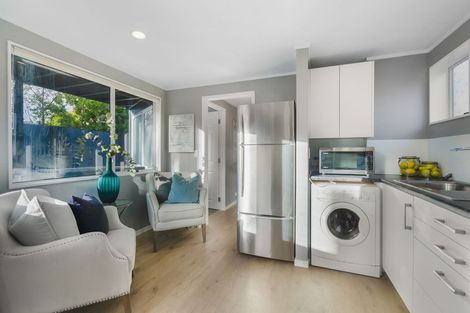 Photo of property in 5a Bruce Street, Northcote Point, Auckland, 0627