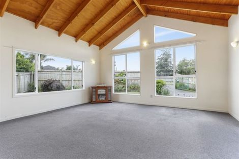 Photo of property in 10 Waione Avenue, Te Atatu Peninsula, Auckland, 0610