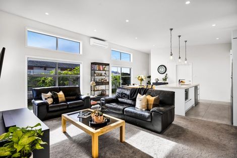 Photo of property in 17 Victoria Street, Hawera, 4610