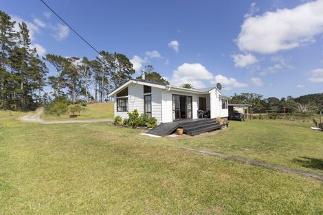 Photo of property in 5705 Pouto Road, Pouto, Te Kopuru, 0391