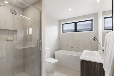 Photo of property in 33 Kikorangi Drive, Wainui, Silverdale, 0992