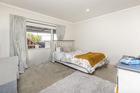 Photo of property in 11 Henriette Place, The Gardens, Auckland, 2105