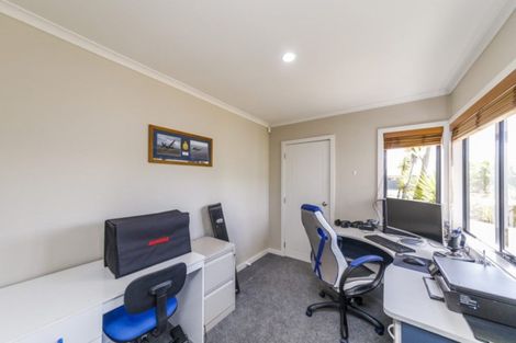 Photo of property in 4 Virginia Grove, Milson, Palmerston North, 4414