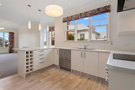 Photo of property in 37 Dyers Pass Road, Cashmere, Christchurch, 8022