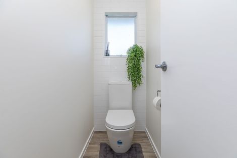 Photo of property in 24 Lilburn Crescent, Massey, Auckland, 0614