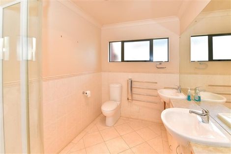 Photo of property in 8 Kath Hopper Drive, Orewa, 0931