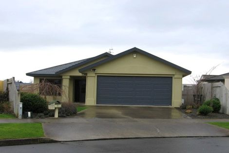 Photo of property in 37 Logan Way, Kelvin Grove, Palmerston North, 4414