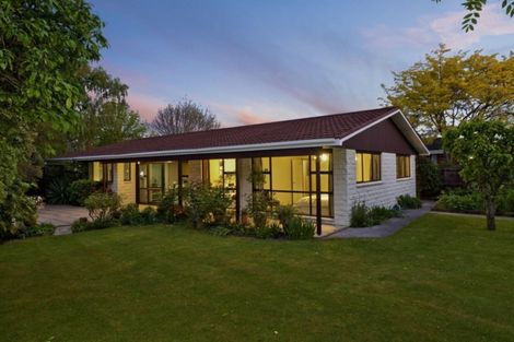 Photo of property in 12 Heaphy Place, Casebrook, Christchurch, 8051