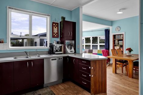 Photo of property in 464 South Road, Omata, New Plymouth, 4374