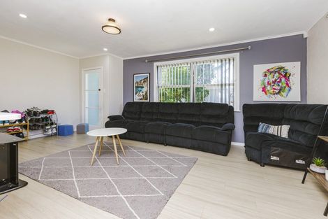 Photo of property in 1/56 Greenhaven Avenue, Opaheke, Papakura, 2113