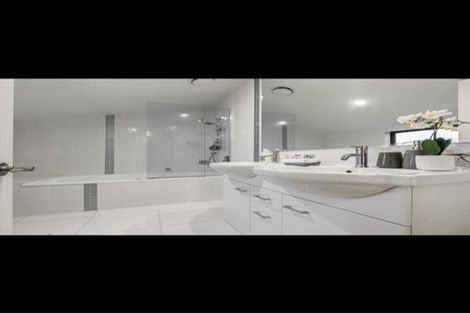 Photo of property in 102 Bassett Road, Remuera, Auckland, 1050