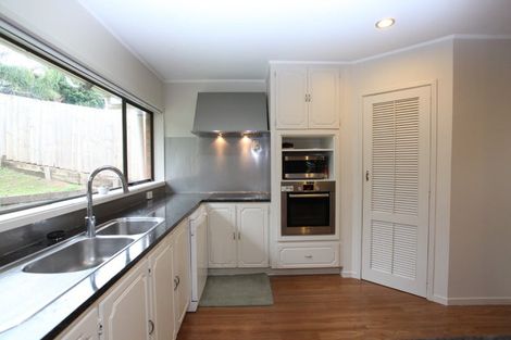 Photo of property in 11 Palmyra Way, Half Moon Bay, Auckland, 2012