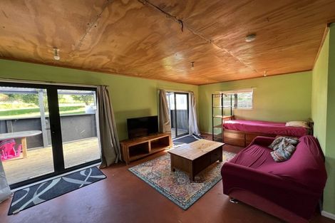 Photo of property in 5 Tainui Street, Mokau, 4376