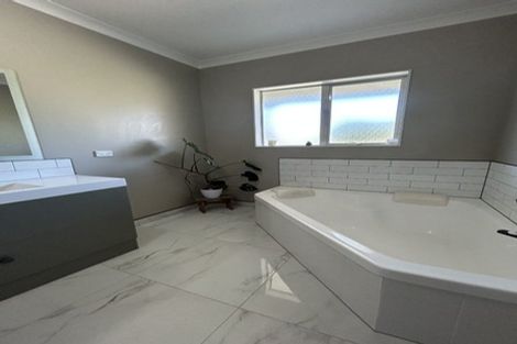 Photo of property in 52 Willow Park Drive, Opaki, Masterton, 5871