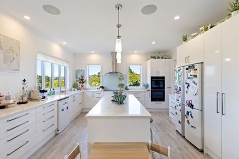 Photo of property in 51 Coutts Way, Fitzherbert, Palmerston North, 4410