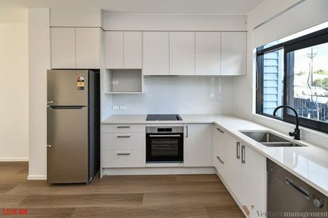 Photo of property in 9/22 James Laurie Street, Henderson, Auckland, 0612