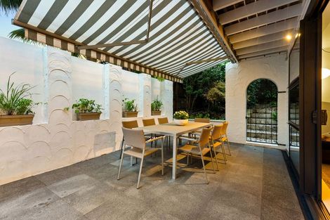 Photo of property in 2/11 Huntly Road, Campbells Bay, Auckland, 0630