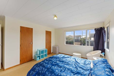 Photo of property in 98 Field Way, Waikanae Beach, Waikanae, 5036