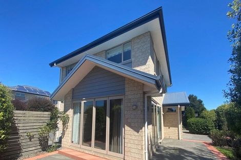 Photo of property in 84 Bowhill Road, New Brighton, Christchurch, 8083