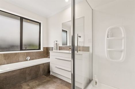 Photo of property in 46 Kaipara Portage Road, Riverhead, 0820