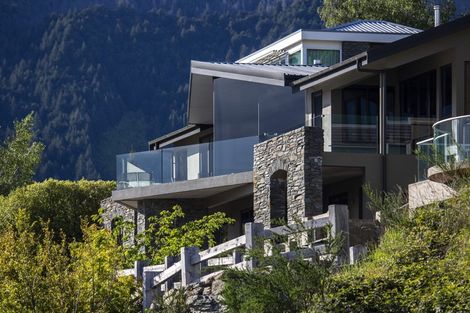 Photo of property in 37 Belfast Terrace, Queenstown, 9300