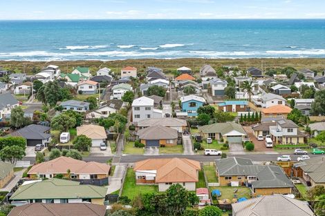 Photo of property in 22 Blake Boulevard, Papamoa Beach, Papamoa, 3118