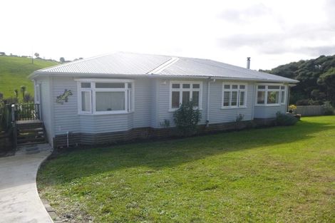 Photo of property in 32 Taiapa Road, Muriwai, Waimauku, 0881