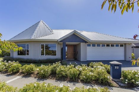 Photo of property in 32 Ashview Place, Rangiora, 7400