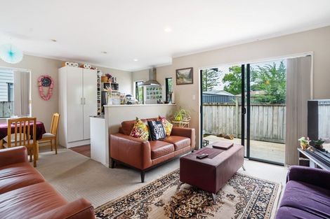 Photo of property in 5 Lendic Avenue, Henderson, Auckland, 0612