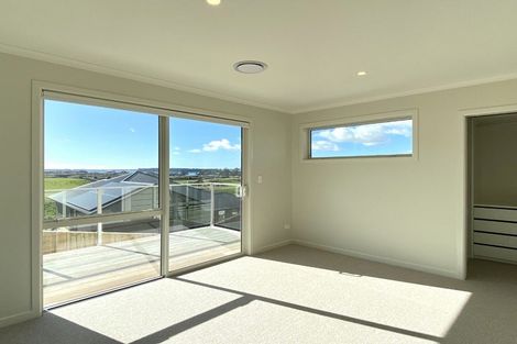 Photo of property in 28 Oyster Place, Omokoroa, 3114