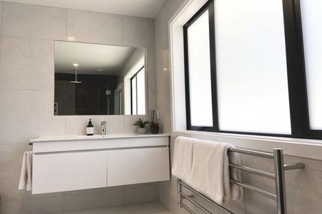 Photo of property in 156 Upton Street, Wanaka, 9305