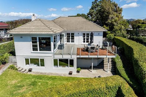 Photo of property in 61 Seaview Road, Paremata, Porirua, 5024