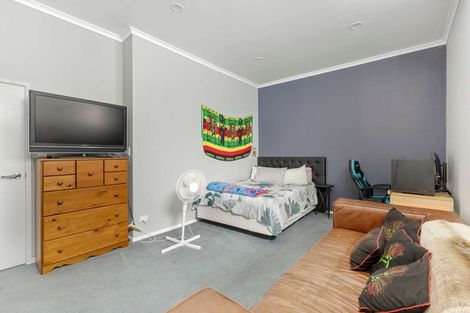 Photo of property in 223 Powderham Street, New Plymouth, 4310